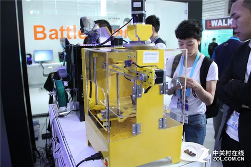 展出巧克力3D打印機(jī)和家用環(huán)保3D打印機(jī)