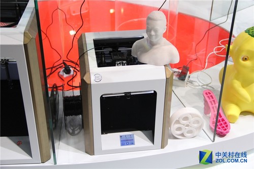同樣有多款3D打印機(jī)展出