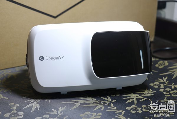 國產手機追逐虛擬現實:VR真成救命稻草?