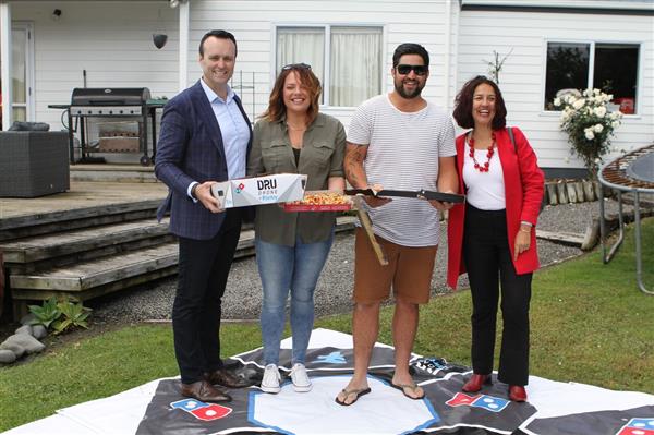Domino's3Dӡo˙CF_