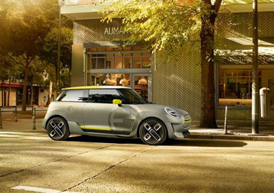 采用3D打印技術生產的全電動Mini微型概念車 采用3D打印技術生產的全電動Mini微型概念車