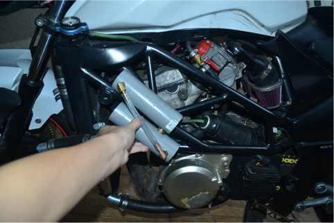 自己動手給摩托車假裝副水箱 包括3D打印附件