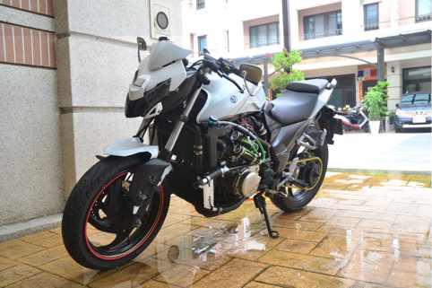 自己動手給摩托車假裝副水箱 包括3D打印附件