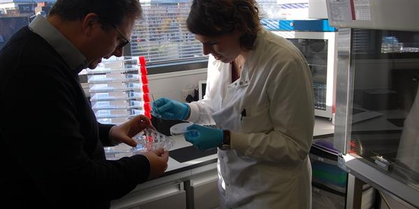 科學(xué)家使用自組裝4D生物材料進(jìn)行3D打印人工角膜 科學(xué)家使用自組裝4D生物材料進(jìn)行3D打印人工角膜