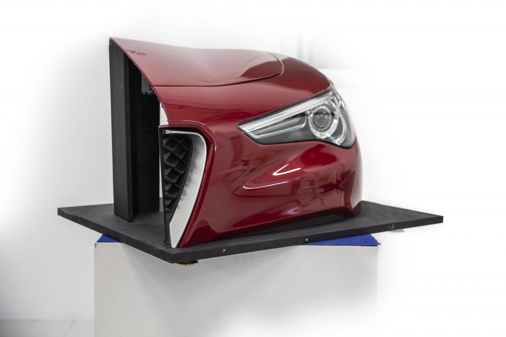采用集成添加劑和傳統(tǒng)制造技術(shù)的3D Systems On Demand制造的汽車大燈原型 采用集成添加劑和傳統(tǒng)制造技術(shù)的3D Systems On Demand制造的汽車大燈原型