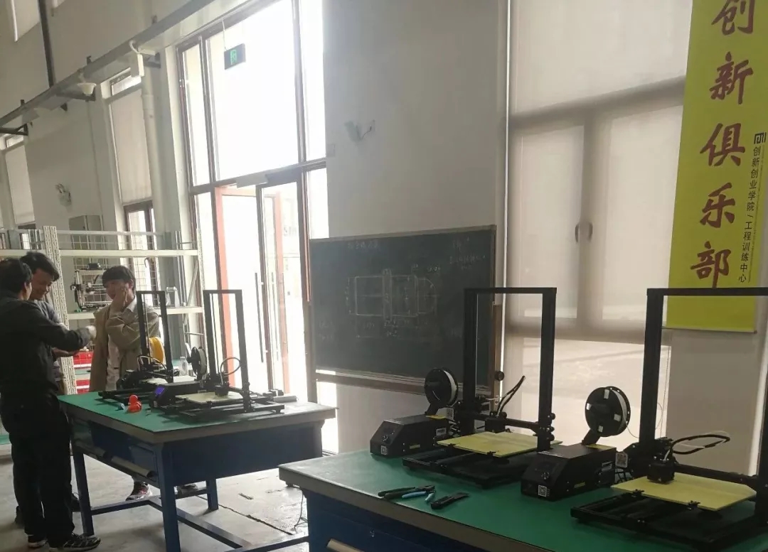 購入多款滿足不同需求的3D打印機 購入多款滿足不同需求的3D打印機