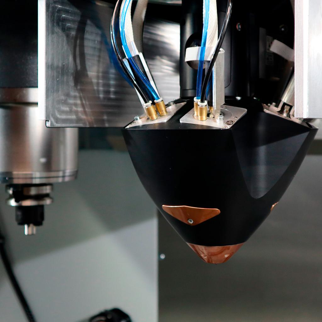 Meltio 的帶有 CNC 集成的 LMD 工具頭 Meltio 的帶有 CNC 集成的 LMD 工具頭