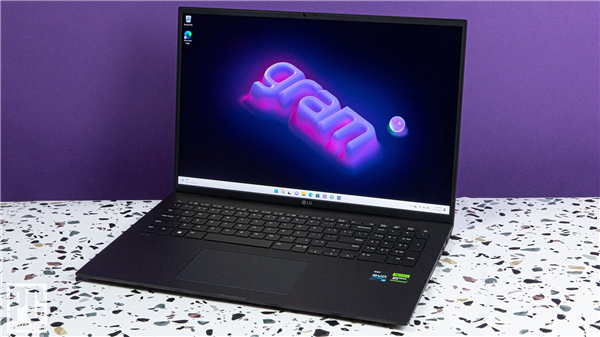 英特爾發(fā)力:AI PC加速普及